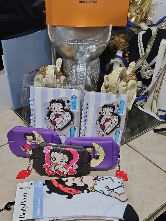 Betty Boop Accessories - NWT! Betty Boop Novelty Pouches w/Notebooks Accessories 9-PC BUNDLE!